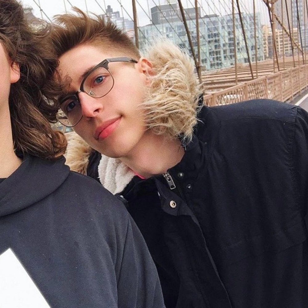 Meet your Posher, Dillon